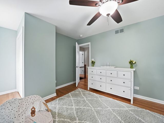 916 Stratford Lane, Downers Grove, IL 60516