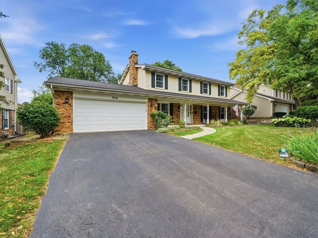 916 Stratford Lane, Downers Grove, IL 60516