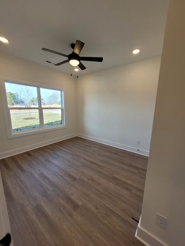 206 Sandalwood Way, Dickson, TN 37055