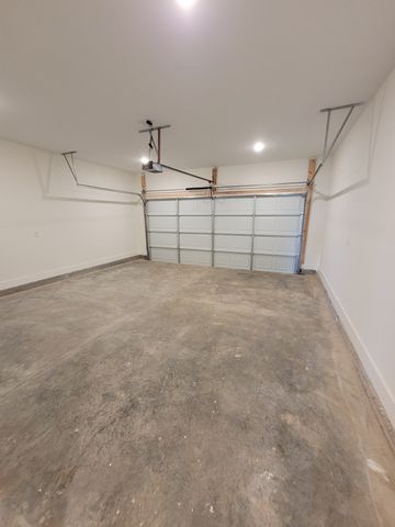 206 Sandalwood Way, Dickson, TN 37055