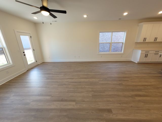 206 Sandalwood Way, Dickson, TN 37055