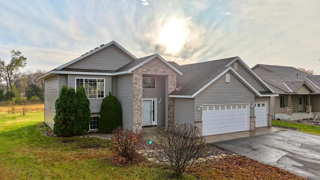 24480 17th Avenue, Saint Augusta, MN 56301