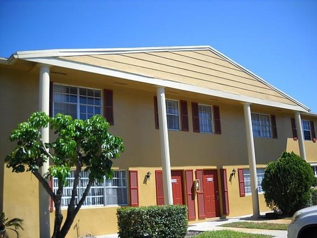8028 SW 17th Place 4-5, Davie, FL 33324