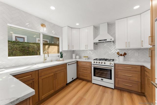 3549 Redwood St, San Diego, CA 92104