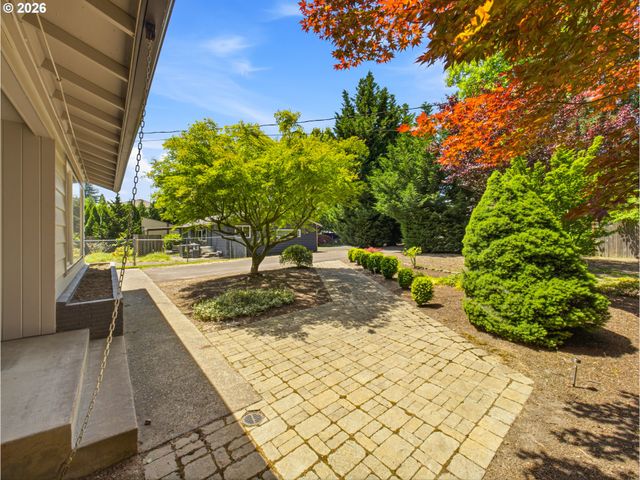 20310 Sw BOONES FERRY Rd, Tualatin, OR 97062