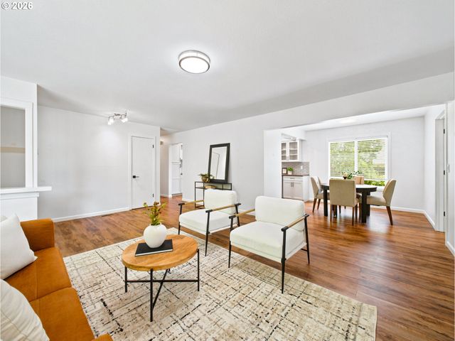 20310 Sw BOONES FERRY Rd, Tualatin, OR 97062