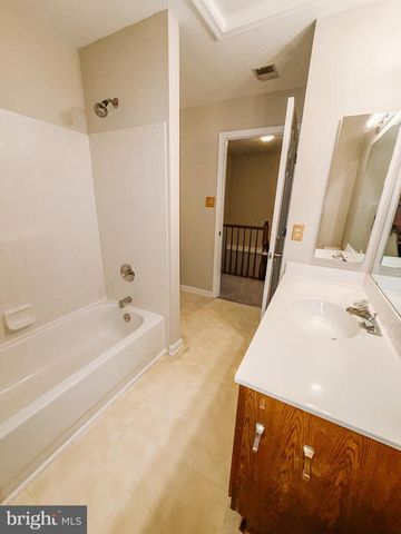 4704 TURNBERRY DR, Fredericksburg, VA 22408