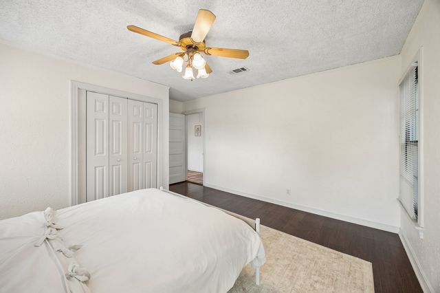 4821 Calmont Avenue, Fort Worth, TX 76107