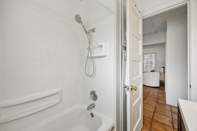 4821 Calmont Avenue, Fort Worth, TX 76107
