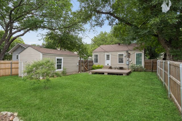 4821 Calmont Avenue, Fort Worth, TX 76107