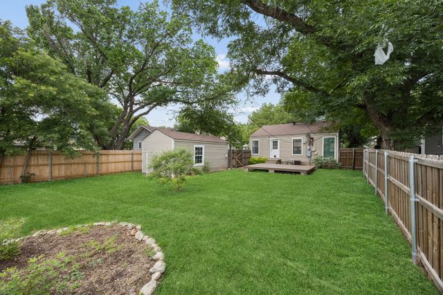 4821 Calmont Avenue, Fort Worth, TX 76107