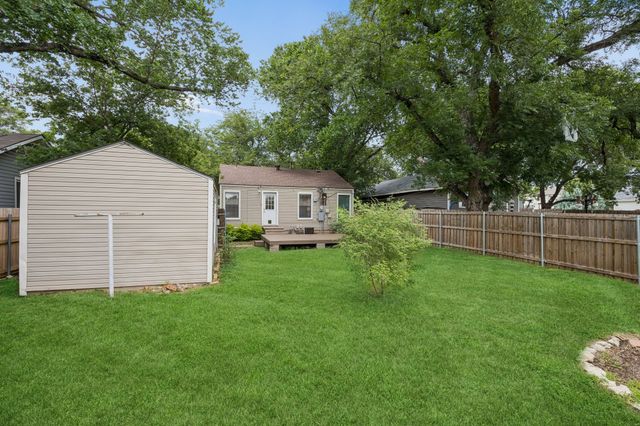 4821 Calmont Avenue, Fort Worth, TX 76107