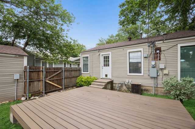 4821 Calmont Avenue, Fort Worth, TX 76107