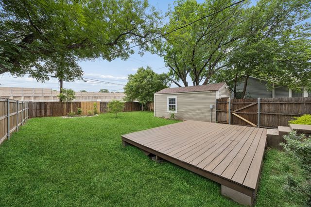 4821 Calmont Avenue, Fort Worth, TX 76107