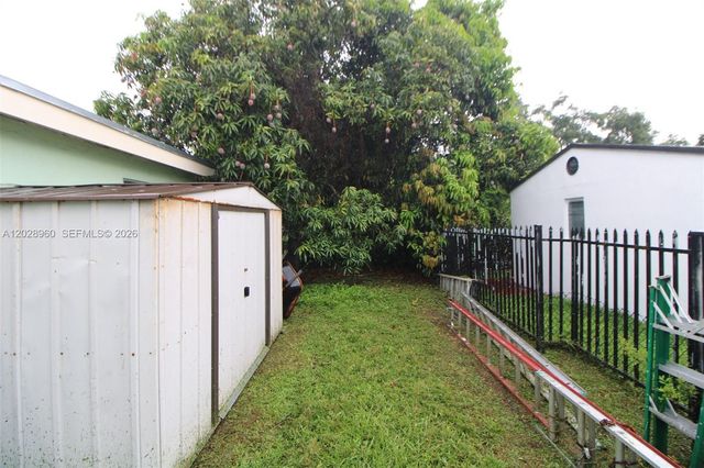 1741 NW 92nd St, Miami, FL 33147
