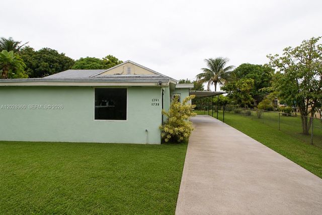 1741 NW 92nd St, Miami, FL 33147