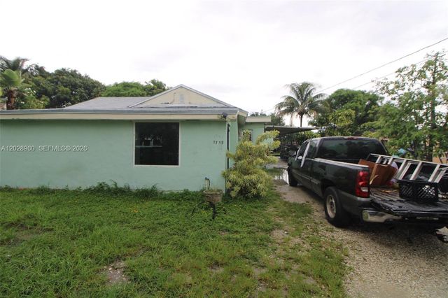 1741 NW 92nd St, Miami, FL 33147
