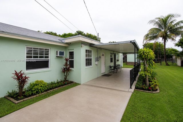 1741 NW 92nd St, Miami, FL 33147