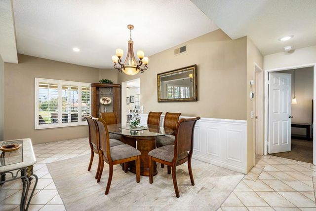 372 Muirfield Drive, Palm Desert, CA 92211