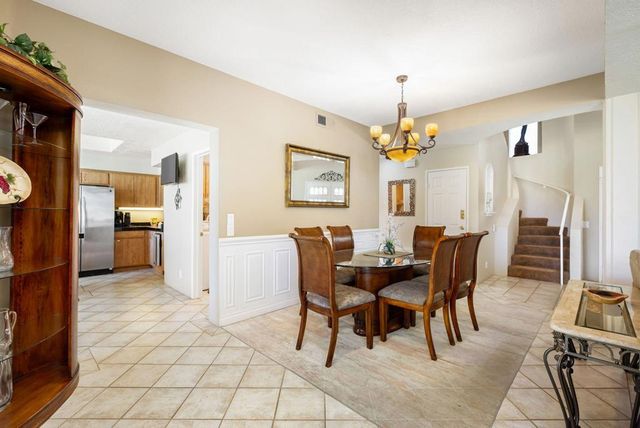 372 Muirfield Drive, Palm Desert, CA 92211