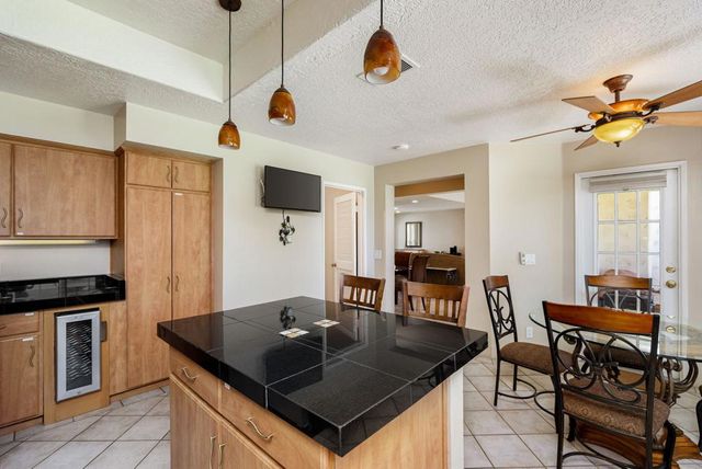 372 Muirfield Drive, Palm Desert, CA 92211