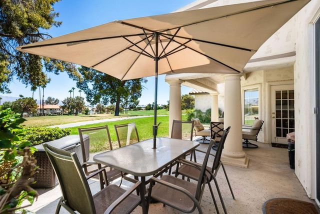 372 Muirfield Drive, Palm Desert, CA 92211