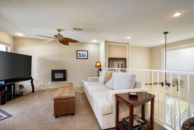 372 Muirfield Drive, Palm Desert, CA 92211