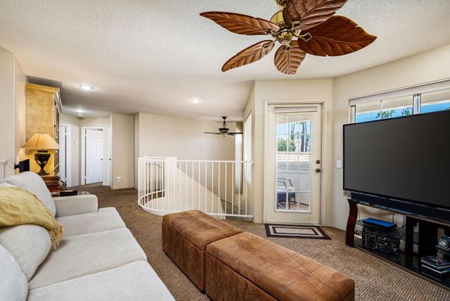 372 Muirfield Drive, Palm Desert, CA 92211