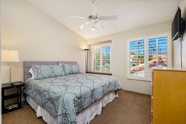 372 Muirfield Drive, Palm Desert, CA 92211