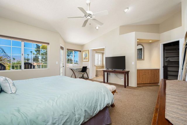372 Muirfield Drive, Palm Desert, CA 92211