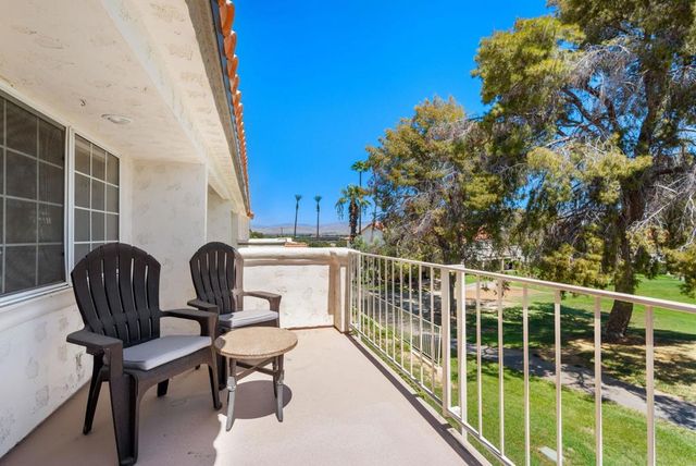 372 Muirfield Drive, Palm Desert, CA 92211