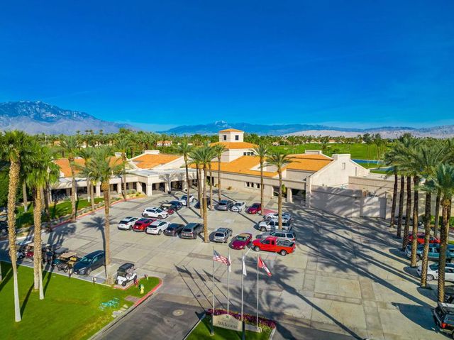 372 Muirfield Drive, Palm Desert, CA 92211