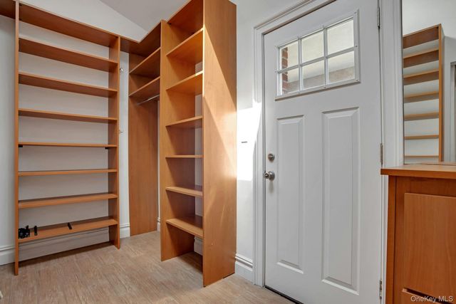 5 Boulevard, Malba, NY 11357