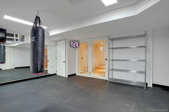 5 Boulevard, Malba, NY 11357