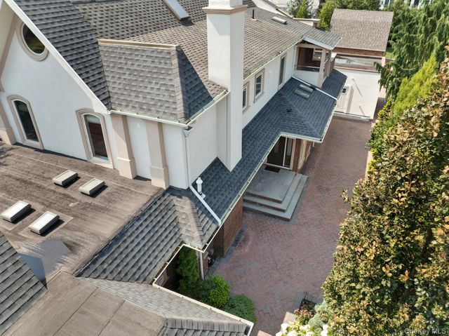 5 Boulevard, Malba, NY 11357