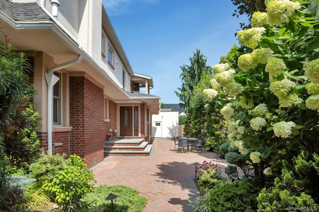 5 Boulevard, Malba, NY 11357