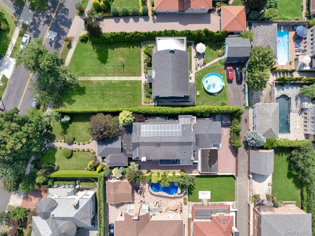 5 Boulevard, Malba, NY 11357