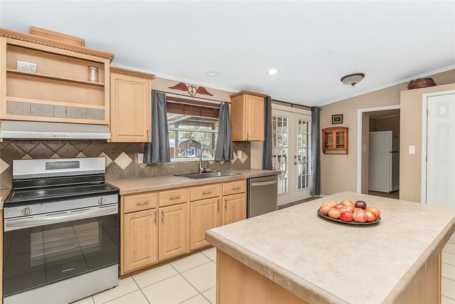 2200 Lake Ridge, Caldwell, TX 77836