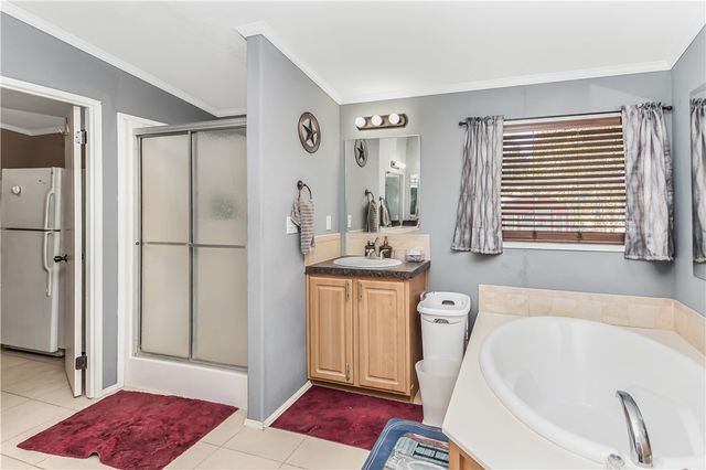 2200 Lake Ridge, Caldwell, TX 77836