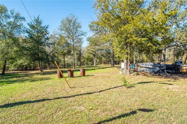 2200 Lake Ridge, Caldwell, TX 77836