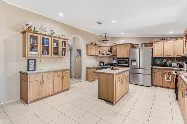 2200 Lake Ridge, Caldwell, TX 77836