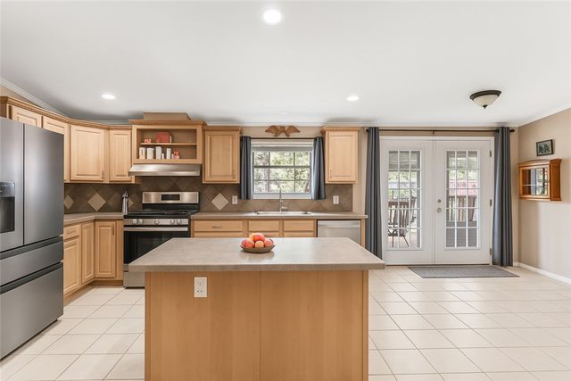 2200 Lake Ridge, Caldwell, TX 77836