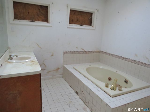 45 Toll Gate Road, Glastonbury, CT 06073