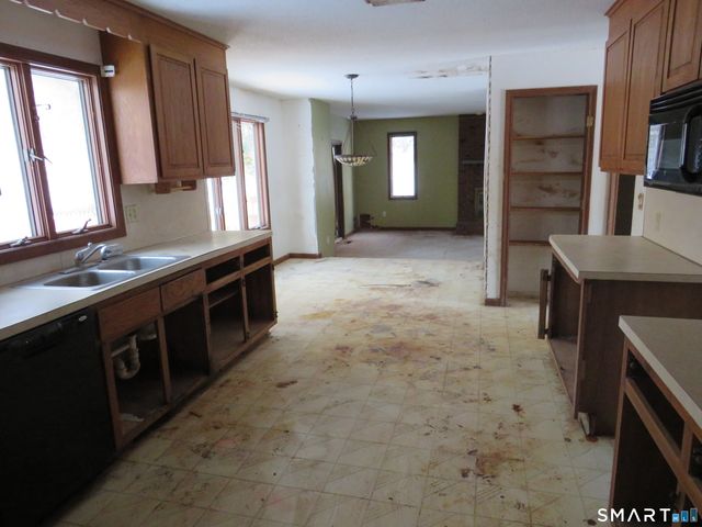 45 Toll Gate Road, Glastonbury, CT 06073