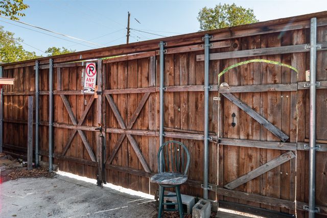 2603 Searcy Drive, Dallas, TX 75211