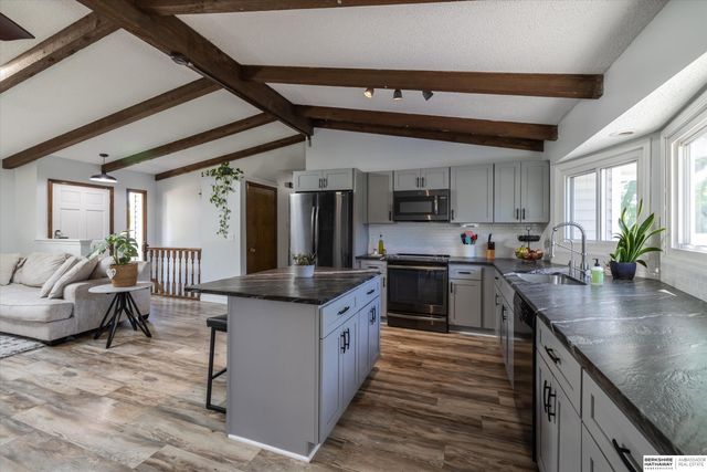 15919 Ohern Street, Omaha, NE 68135