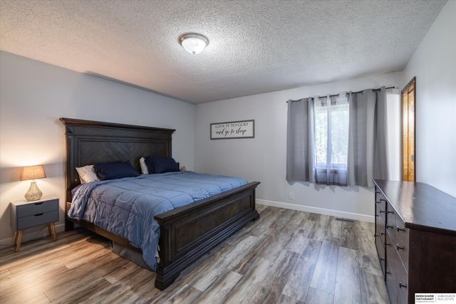 15919 Ohern Street, Omaha, NE 68135
