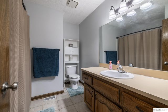 15919 Ohern Street, Omaha, NE 68135
