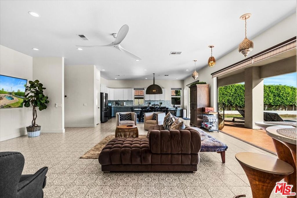 Image 10 of property listing at 41680 Jamaica Sands Drive, Bermuda Dunes, CA 92203