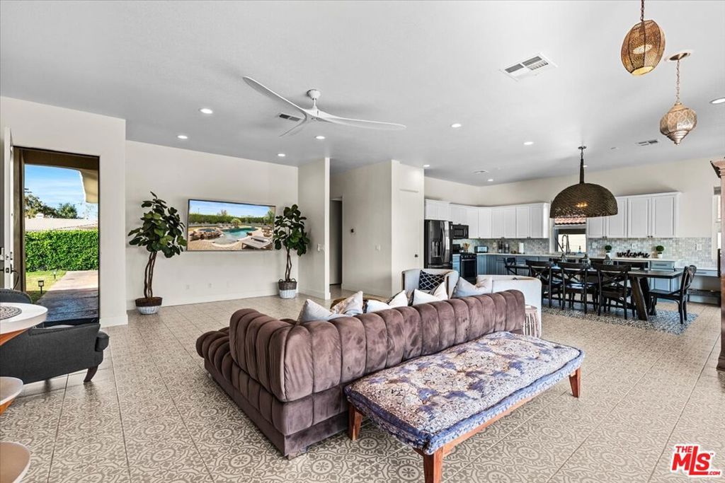 Image 12 of property listing at 41680 Jamaica Sands Drive, Bermuda Dunes, CA 92203